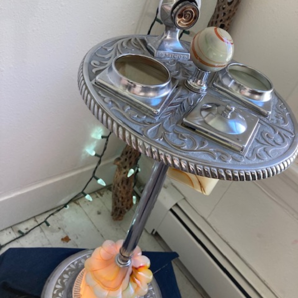 Vintage Smoking Stand with Light-up Base - Picture 5 of 9
